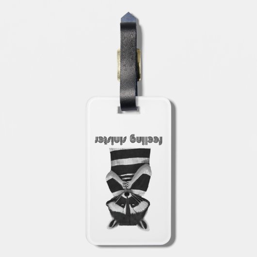 Gefühl Sinister Funny Raccoon Gepäckanhänger (Rückseite vertikal)