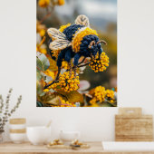 Gefühlte Hummel auf blühenden Blumen Poster (Küche)