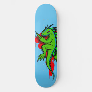 Gefüttert Grüne Iguana Drehte den Vogel Skateboard