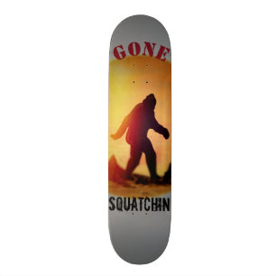 Gegangene Squatchin Sonnenuntergang-Silhouette Skateboard