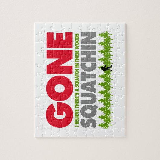 Gegangenes Squatchin Bigfoot, der im Holz sich Puzzle (Vertikal)