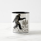 Gegangenes Squatchin Zweifarbige Tasse (Mittel)
