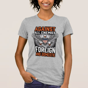 Gegen alle Feinde Patriotischer Adler-Shirt-Design T-Shirt