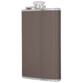 Gegen eine stilvolle braune Mauer Flachmann (Links)