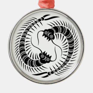 Gegenüberliegende Hundertfüßer-Kreis Silbernes Ornament