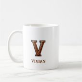 Geglättetes westliches Lederinitial-Monogramm V Kaffeetasse (Links)