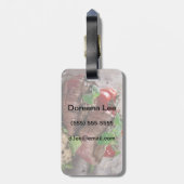 Gegrillte Grillensteaks mit frischen Kräutern und Gepäckanhänger (Rückseite vertikal)