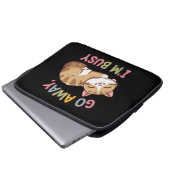 Geh weg, ich bin beschäftigt laptopschutzhülle (Vorne Knopf)
