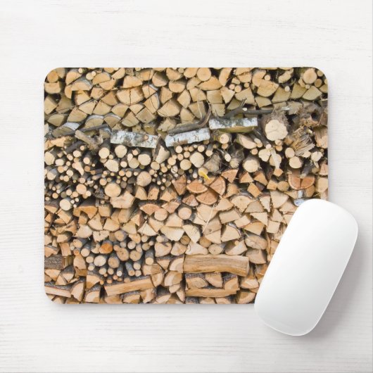 Gehacktes Holz auf einem Stapel mousepad (Mit Mouse)