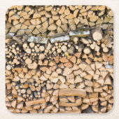 Gehacktes Holz auf einem Stapel-Untersetzer Rechteckiger Pappuntersetzer (Vorderseite)