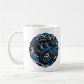 Gehäkelteter Drache, verheddert in blauem Garn-Ges Kaffeetasse (Links)