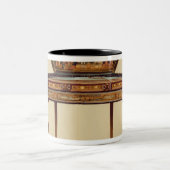 Gehämmerter Dulcimer in einer gemalten Schalldose, Zweifarbige Tasse (Mittel)