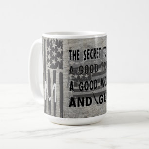 Geheime LKWs Frauen und Waffen Kaffeetasse
