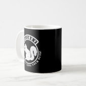Geheimquirrel-Patch schützt Ihre Nüsse Kaffeetasse (Vorderseite Links)