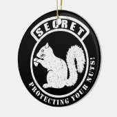Geheimquirrel-Patch schützt Ihre Nüsse Keramik Ornament (Links)