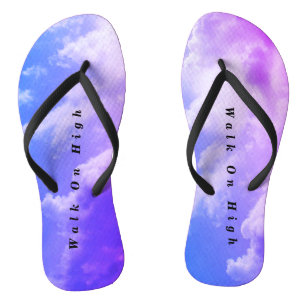 Gehen Sie auf Hochglanzplatten Badesandalen