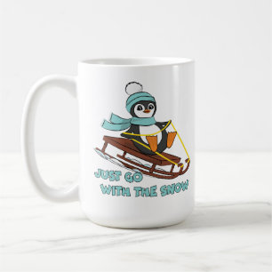 Gehen Sie mit dem Niedlichen Pinguin im Schneeschu Kaffeetasse