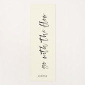 Gehen Sie mit den fließenden, weißen Worten. Yogamatte (Vorderseite)