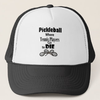 Gehen zu, lustiges Pickleball, dem Tennis-Spieler Truckerkappe