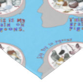 Gehirn auf Tauben Tischdecke (Schrägansicht)