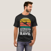 geimpft und reisebereit T-Shirt (Vorne ganz)