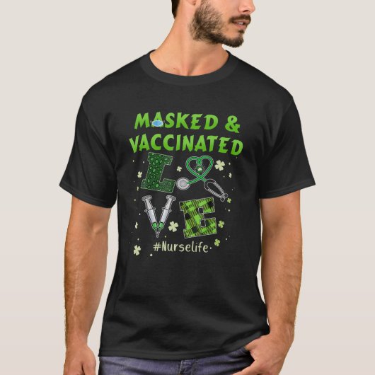 Geimpfte Masked St Patricks Day Scrub Tops (Vorderseite)