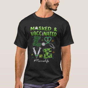 Geimpfte Masked St Patricks Day Scrub Tops Frauen