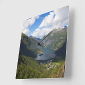 Geiranger Fjord landscape, Norway Quadratische Wanduhr (Winkel)