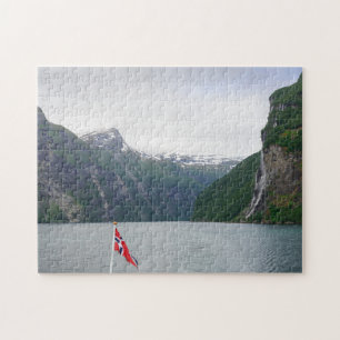 Geiranger Fjord mit Puzzlen der norwegischen Puzzle