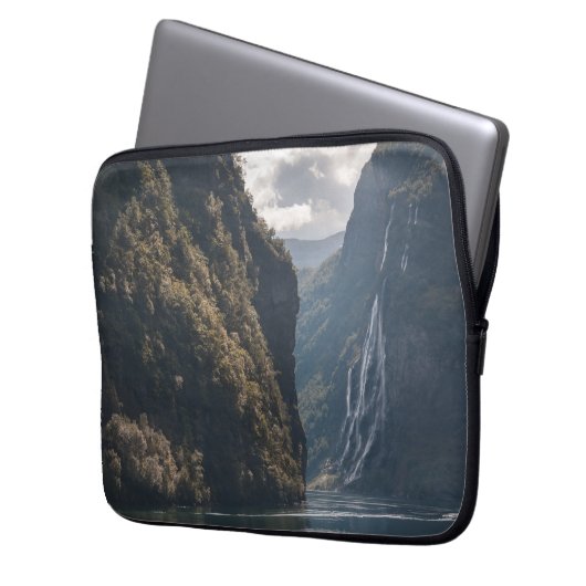 Geiranger Fjord Norwegen Laptopschutzhülle (Vorderseite Links)