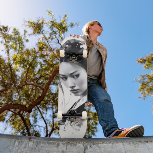 Geisha Black Ink Skateboard (Außenbereich 1)