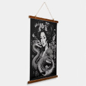 Geisha mit Schlangen Wandteppich Mit Holzrahmen (Gewinkelt)