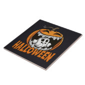 Geist, der aus einem riesigen Halloween-Kürbis her Fliese (Seite)