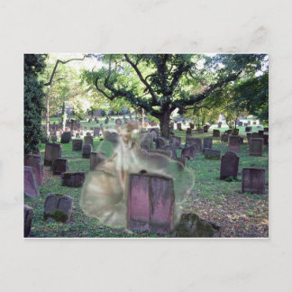 Geist im Friedhof Postkarte