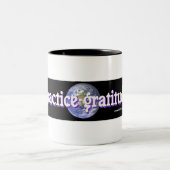 Geist lässt Praxis-Dankbarkeits-Tasse passieren Zweifarbige Tasse (Mittel)