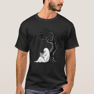 Geist lesend Buch unter spooky Baum lustiger Hallo T-Shirt