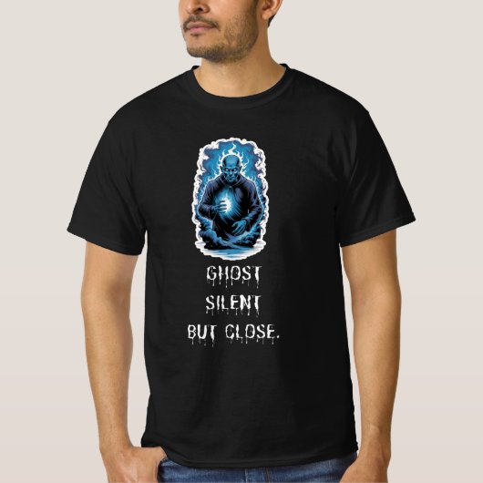 Geist Still, aber nah – Dunkler blauer Geist T-Shirt (Vorderseite)