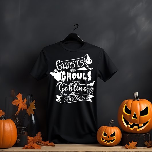 Geister und Ghouls Halloween-Typografie T-Shirt