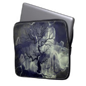 Geisterbaum Laptopschutzhülle (Vorderseite Links)