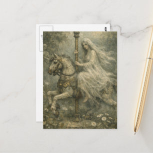 Geisterfrau auf verlassenem Karussellpferd im Gart Postkarte
