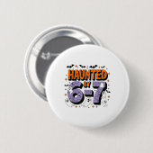 Geisterhafte 67 Meme Six Seven 6-7 Lustiger Intern Button (Vorne & Hinten)