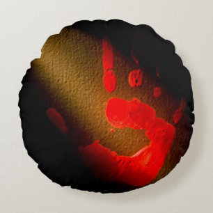 Geisterhafter roter Handabdruck Rundes Kissen