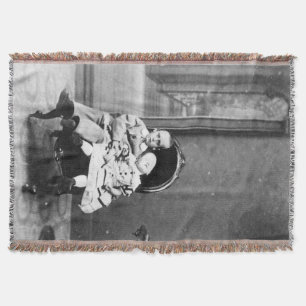Geisterhaftes Vintage-Porträt von Geschwistern Decke