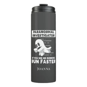 Geisterjagd Paranormal Ermittler laufen schneller Thermosbecher