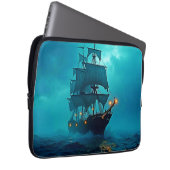 Geisterschiff im Sturmgewässer-Design Laptopschutzhülle (Vorne Rechts)