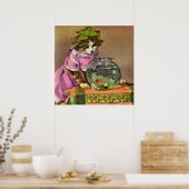 gekleidete Katze und Fischschale Poster (Küche)