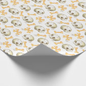 Geköckte Schädel und Knochen Halloween Muster Geschenkpapier (Ecke)