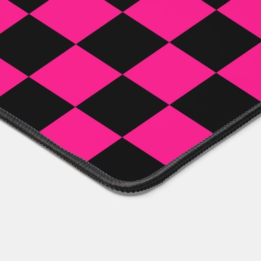 Gekreuzte Quadrate mit rosa, geometrischem Retro Schreibtischunterlage (Ecke)