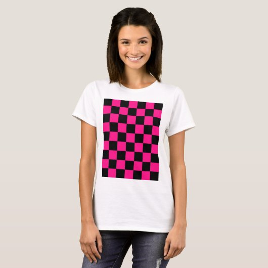 Gekreuzte Quadrate mit rosa, geometrischem Retro T-Shirt (Vorne ganz)