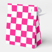 Gekreuzte Quadrate mit weißem, rosa Retro Geschenkschachtel (Rückseite)